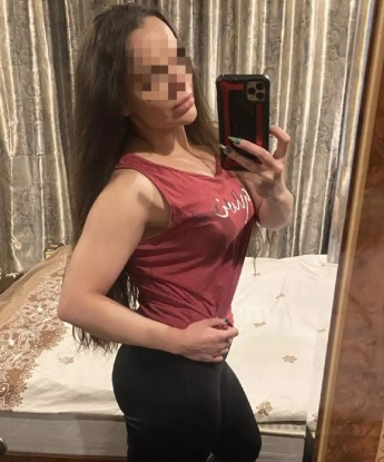 Мои услуги предлагают максимальное удовольствие и нежность. Я обладаю креативностью и страстью, которые погрузят тебя в мир блаженства. Моя экспертиза в сфере интимных удовольствий исключает скучные или поверхностные встречи. Разреши мне познакомить тебя с невероятно эротическими приключениями и создать волшебную атмосферу расслабления и удовольствия. 🌹🔥
Мои возможности безграничны, и я рада удовлетворить самые сокровенные фантазии. Что бы ты ни искал, обещаю, что со мной ты найдешь желанное удовольствие. Больше всего меня радуют долгие и страстные встречи, насыщенные нежностью и страстью.
Мои клиенты говорят о моей привлекательности и моей способности погрузиться в их фантазии. Мои отзывы говорят о безупречной профессионализции и уровне удовлетворения, который я подарю тебе. Фото, предоставленные здесь, подтверждают мою неподдельную красоту.
Живу я в Москве, открывая двери тайного мира удовольствия гостям этого волнующего города. Позволь мне стать твоим источником наслаждения и забудь обо всем, наслаждаясь моментами счастья только со мной. ❣️🌃 702, 26 лет